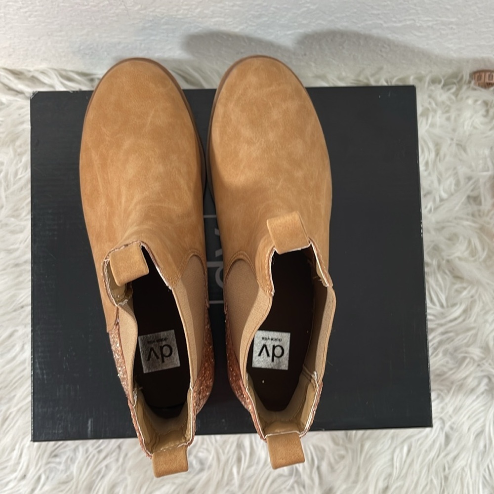 DV DOLCE VITA Women's Davys Chelsea Boot Big Kids Size 5 NEW - Picture 6 of 16